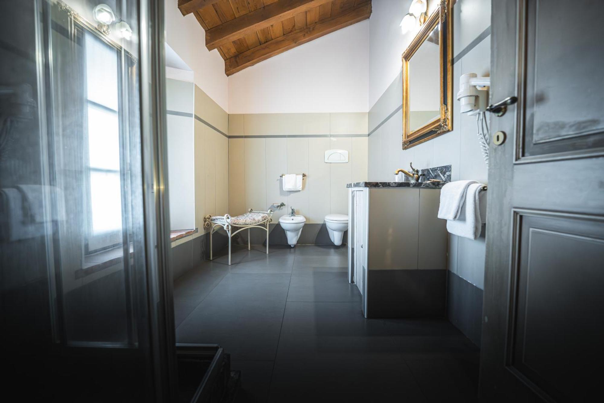 Hotel La Tavola Rotonda Cortemaggiore Pokój zdjęcie