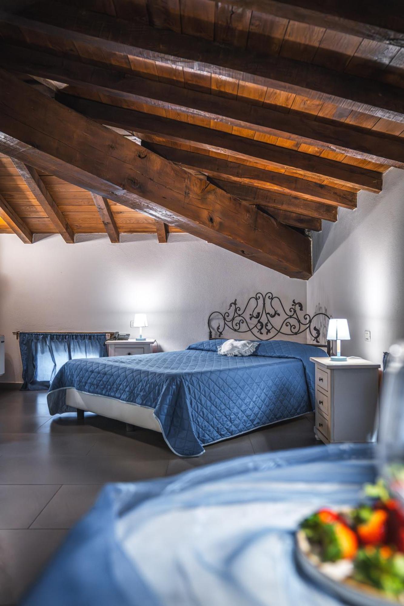 Hotel La Tavola Rotonda Cortemaggiore Pokój zdjęcie