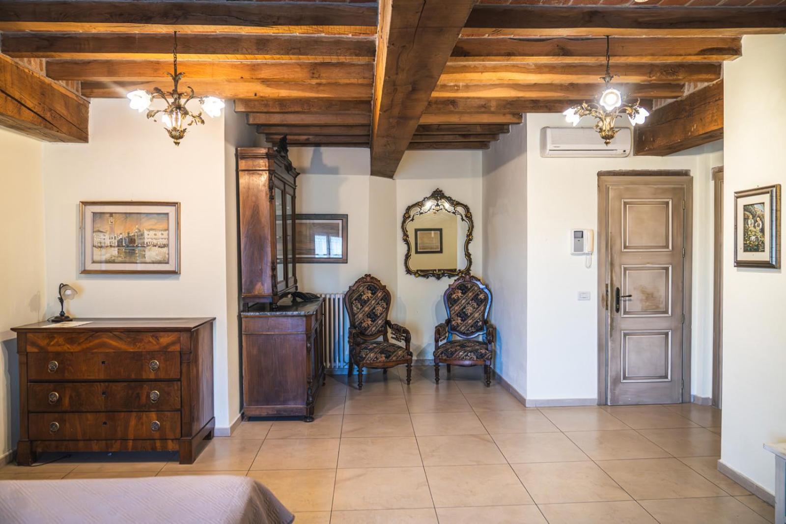 Hotel La Tavola Rotonda Cortemaggiore Zewnętrze zdjęcie