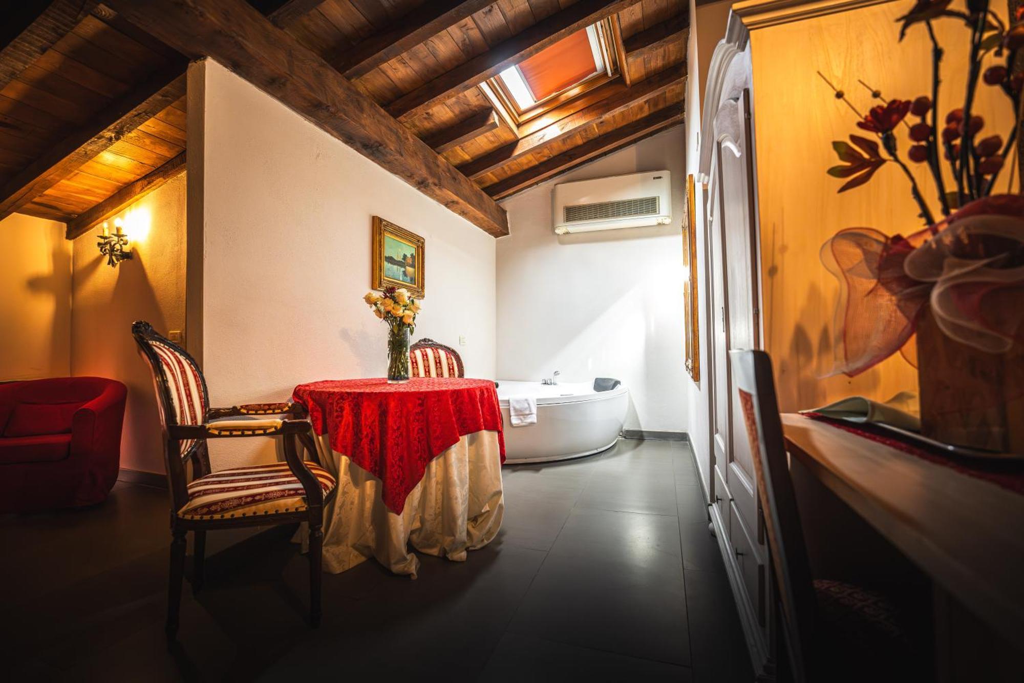 Hotel La Tavola Rotonda Cortemaggiore Zewnętrze zdjęcie