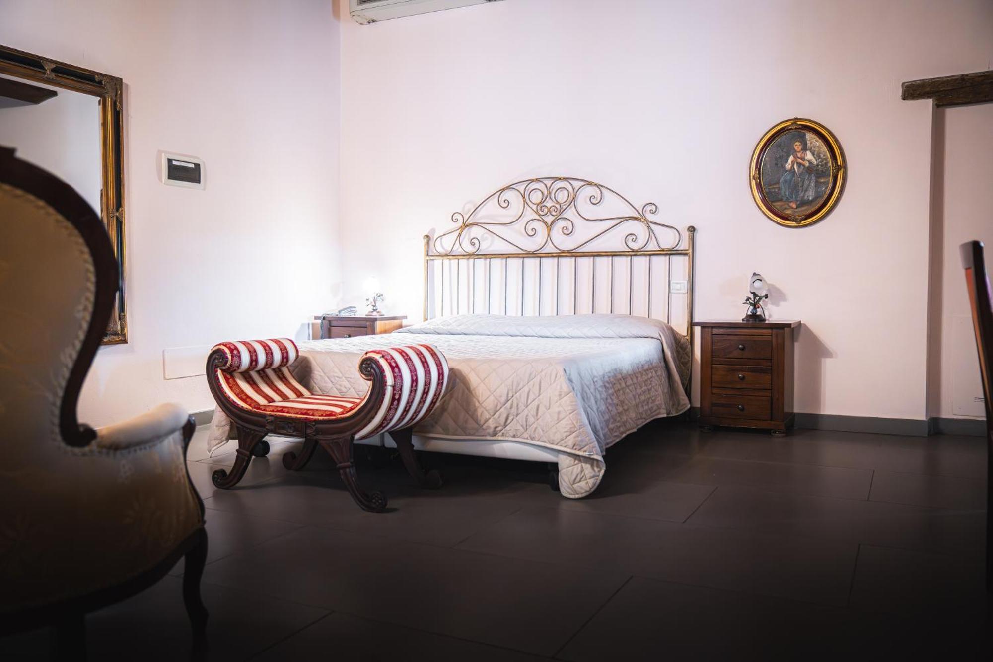 Hotel La Tavola Rotonda Cortemaggiore Zewnętrze zdjęcie