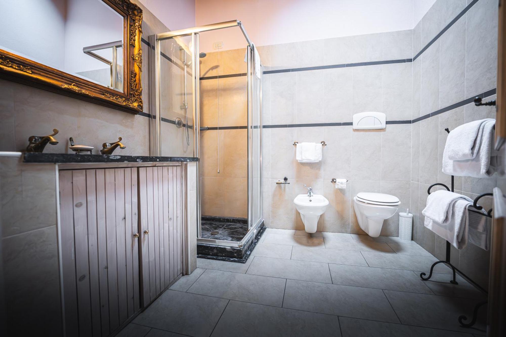 Hotel La Tavola Rotonda Cortemaggiore Pokój zdjęcie