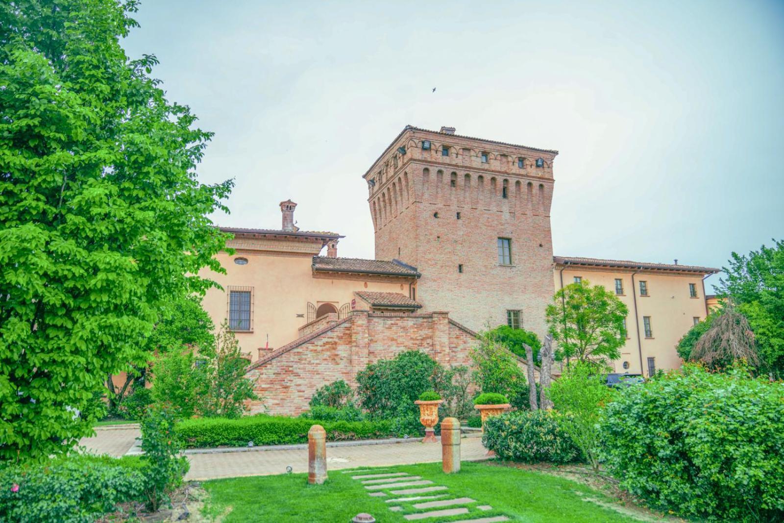 Hotel La Tavola Rotonda Cortemaggiore Zewnętrze zdjęcie